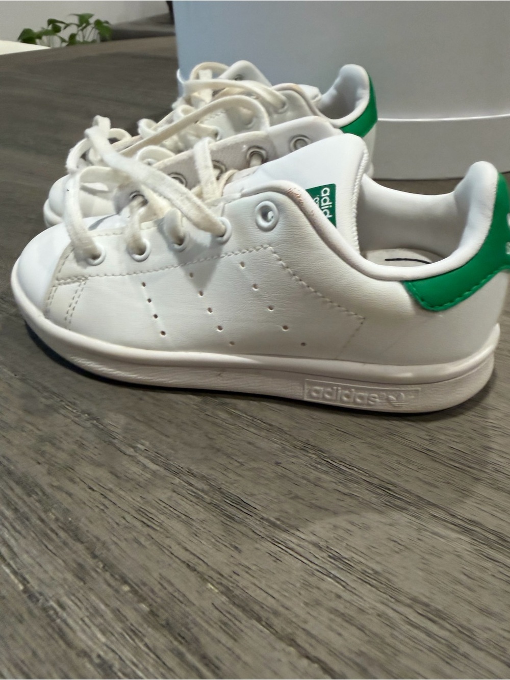 Adidas Stan Smith Kids White Sneakers with Green Heel Tab